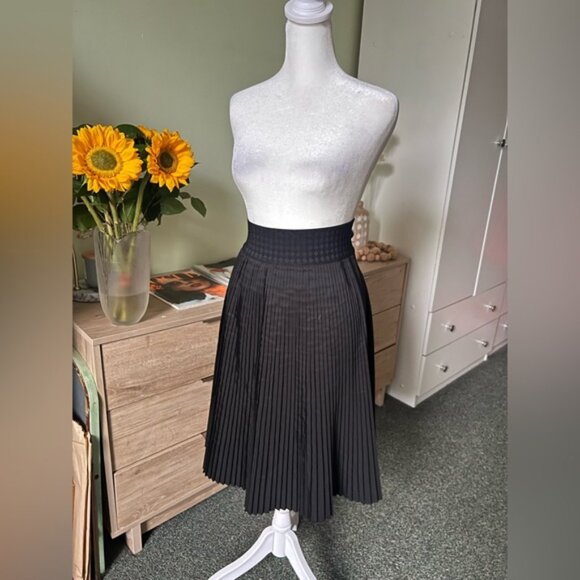 Black Shiny Pleated Knee-Length Midi Thick Elastic High-Waist Modest Skirt Sz M - Picture 12 of 16